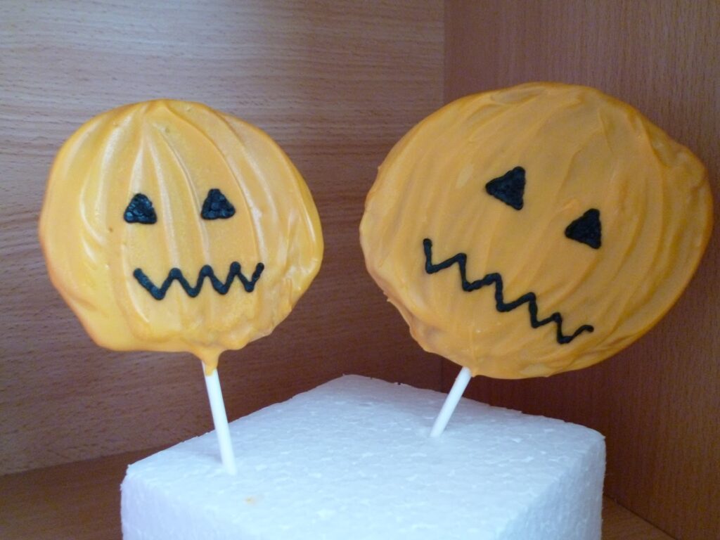 Halloween Pumpkin Chocolate Honeycomb lollipop recipe Halloween Pumpkin Chocolate Honeycomb lollipop recipe