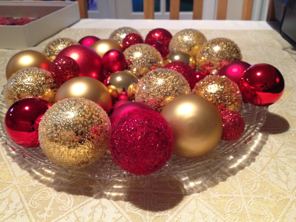 Pampered Chef baubles table decoration