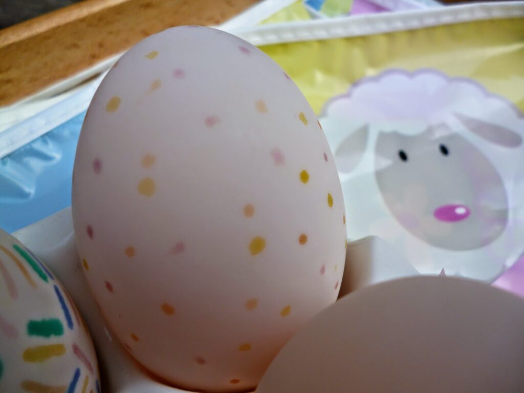 Fun craft idea Easter Eggs with pen